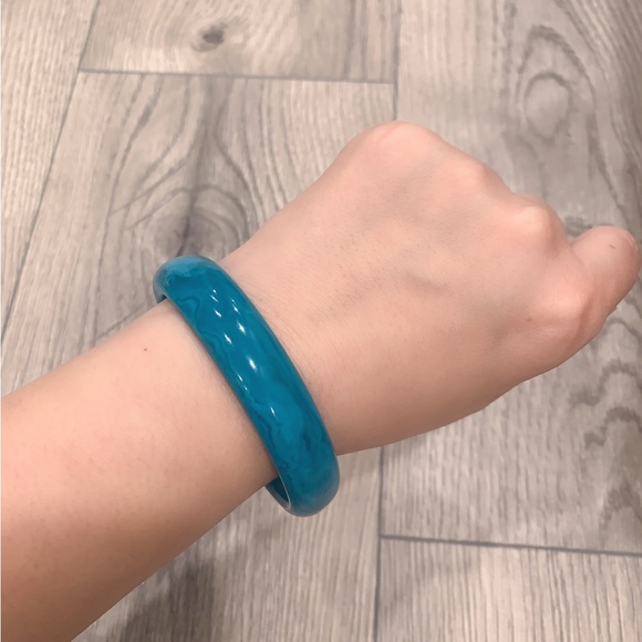 EUC turquoise colour bracelet 1pc - Picture 1 of 6